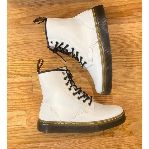 NWOT/B DR. Martens Zavala White Leather 8eyelet Boots 7us - Picture 7 of 7